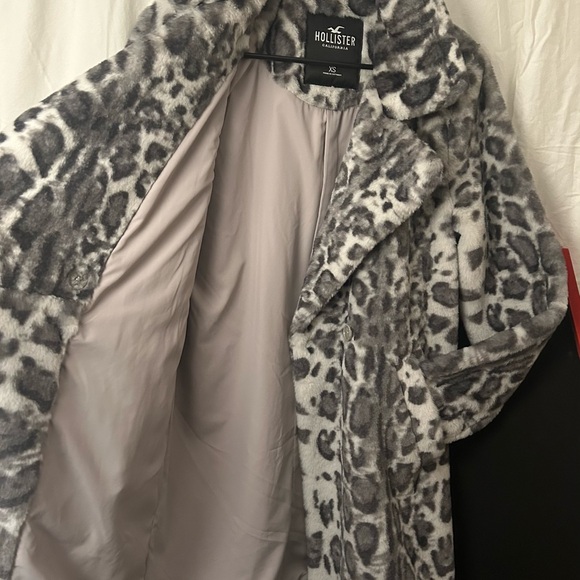 Hollister Gray Teddy Jacket Plush Faux Fur - Picture 3 of 4